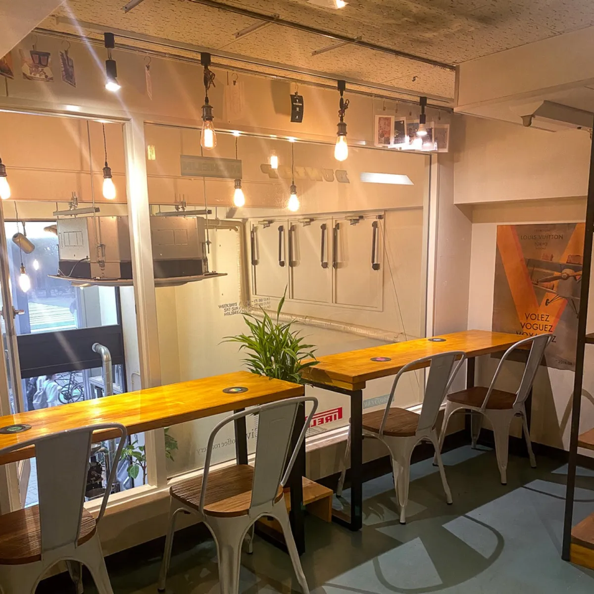 Tiphareth Coffee Roastery の店内風景